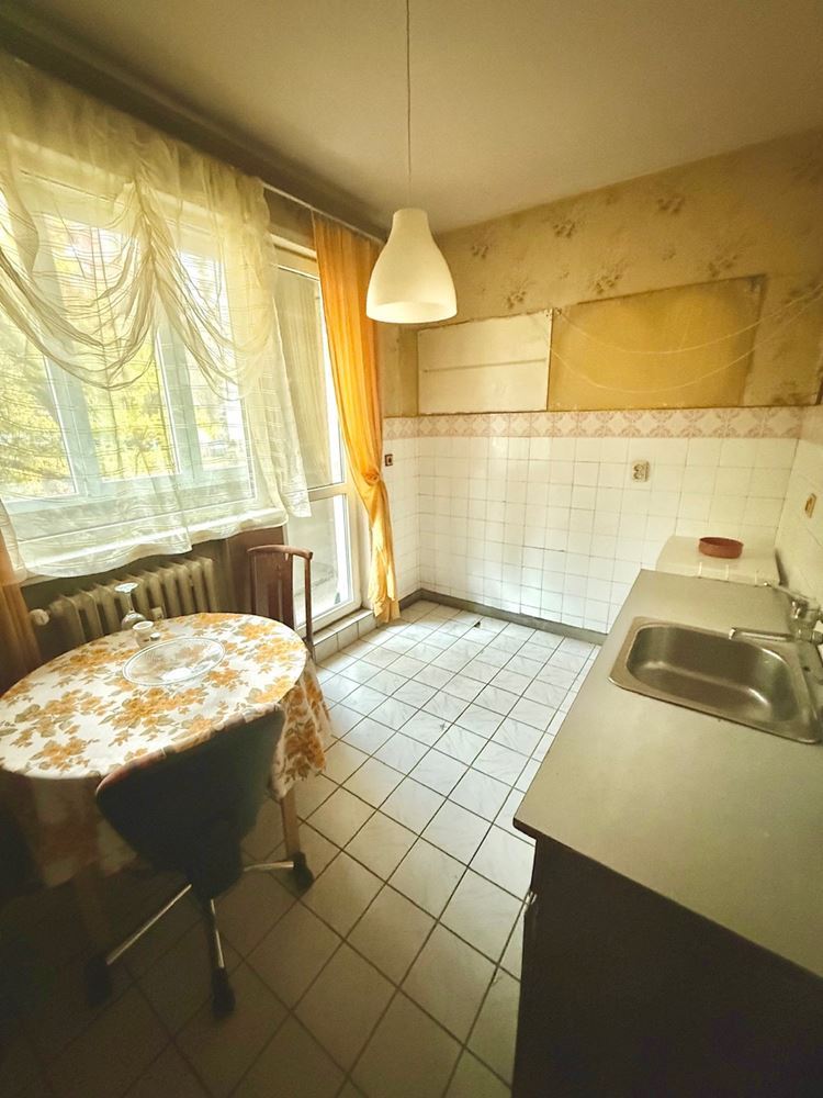 Тристаен апартамент за продажба в кв. Иван Вазов - 0